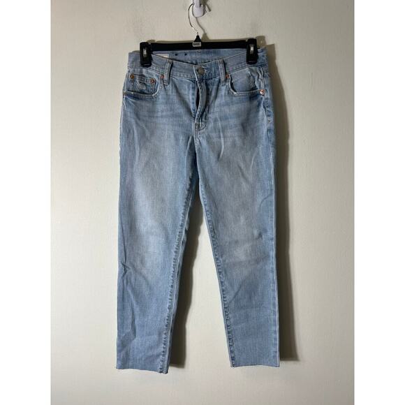 Gap Girlfriend Light Blue Jean Mid Rise Sz 25 - Picture 1 of 3